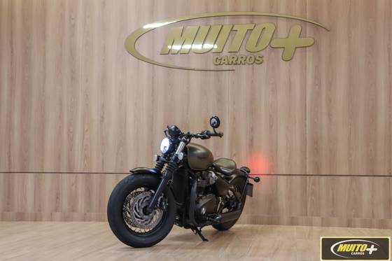 TRIUMPH BONNEVILLE BOBBER 1200 